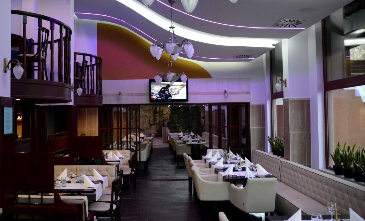 米纳瓦酒店 Mosonmagyaróvár 外观 照片