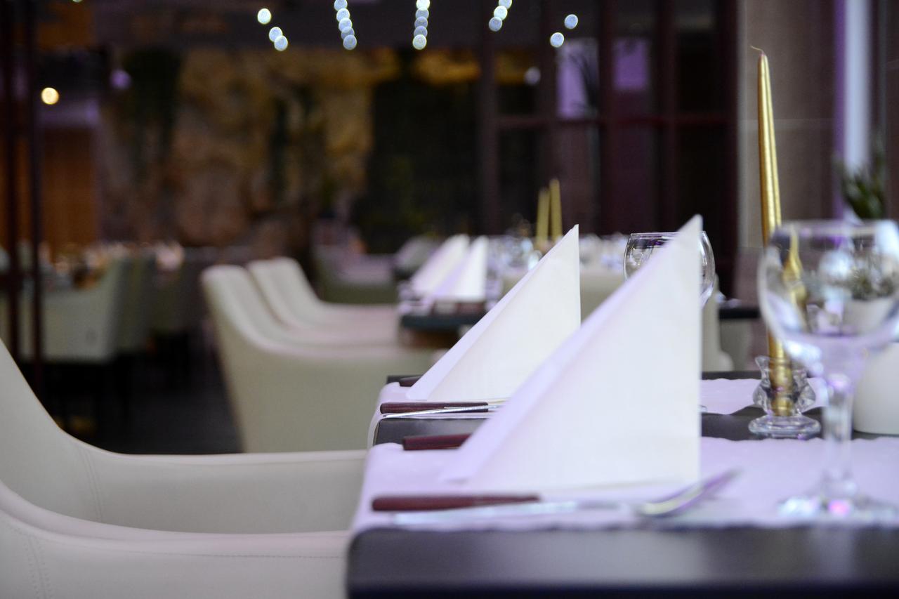 米纳瓦酒店 Mosonmagyaróvár 外观 照片
